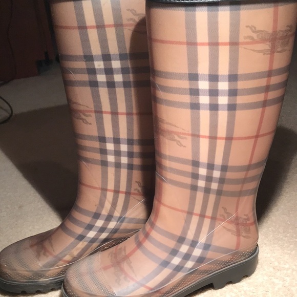 BURBERRY rain boots in excellent condition - Picture 3 of 17
